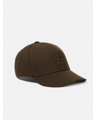 Gorra Stone Island en tienda física oficial