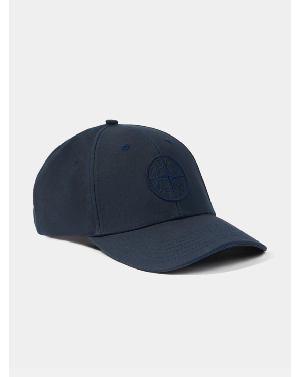 Gorra Stone Island en tienda física oficial