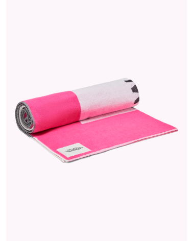 THE BEACH TOWEL