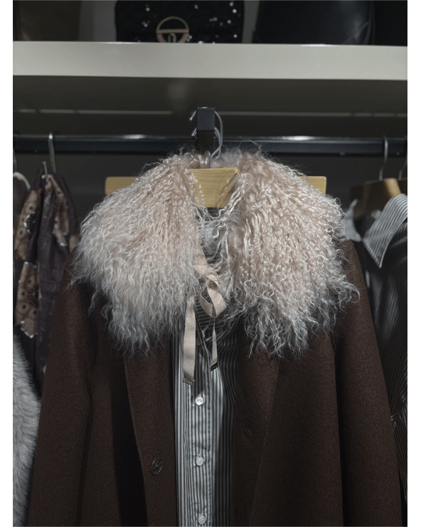 Cuello de piel de Mongolia – Elegancia italiana | Tiendas multimarca Girona